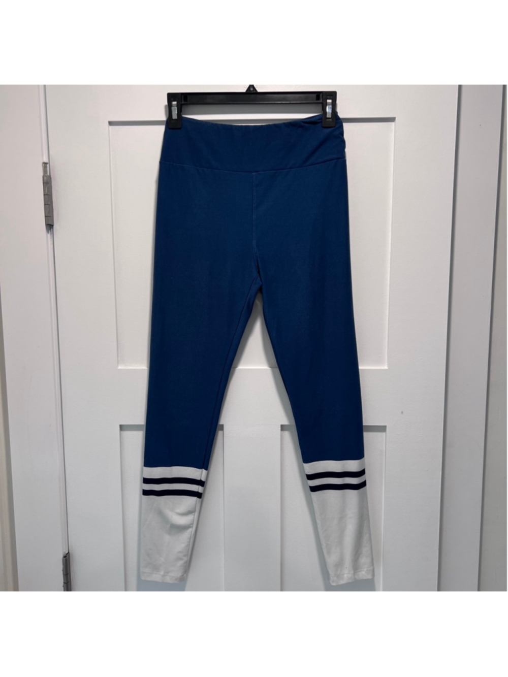 LuLaRoe One Size Blue Leggings – White & Navy Stripe Detail (b1)